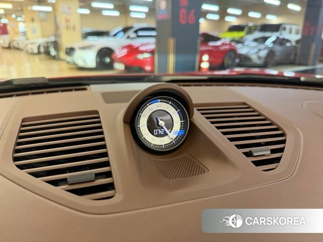 Porsche 911(992) id 4388807 из Кореи 8
