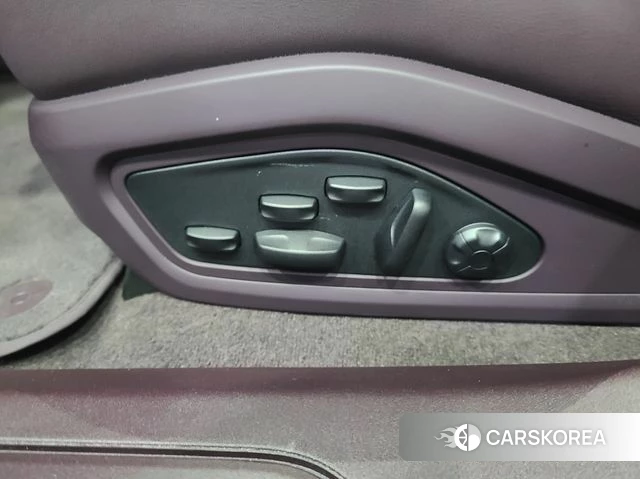 Porsche Taycan id 4201313 из Кореи 8