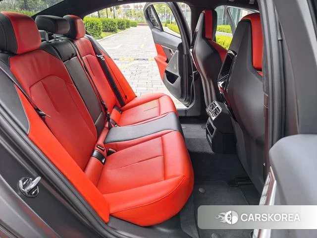 BMW M5 PHEV id 4301122 из Китая 8