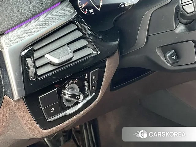 BMW 5 Series (G30) id 3526020 из Кореи 8