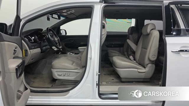 Kia All New Carnival id 4708993 из Кореи 8