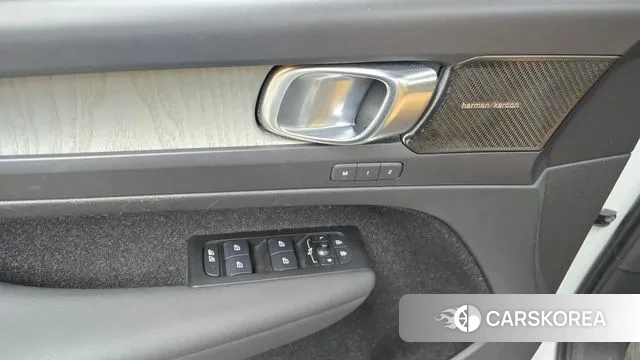 Volvo XC40 id 3238116 из Кореи 8