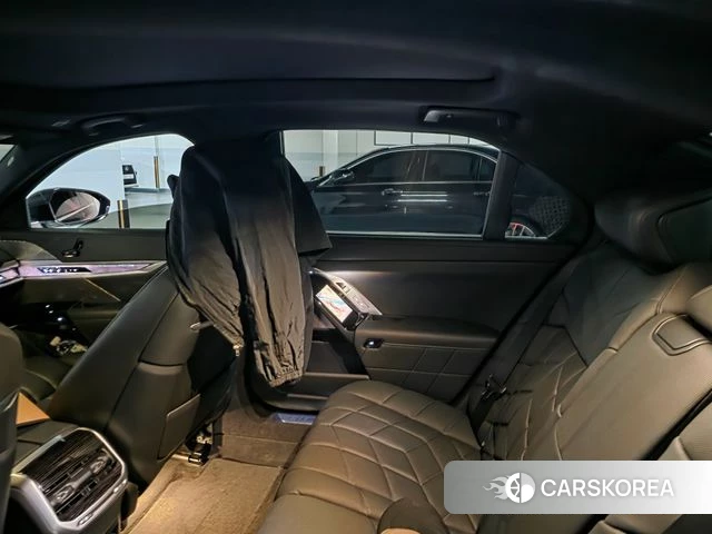 BMW 7 Series (G70) id 4607404 из Кореи 8