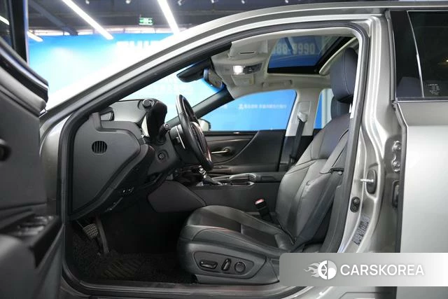 Lexus ES id 4240266 из Китая 8