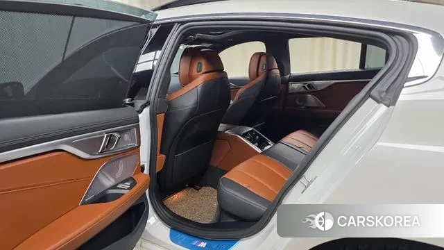 BMW 8 Series (G15) id 3348981 из Кореи 8