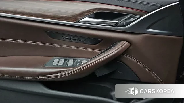 BMW 5 Series (G30) id 3703316 из Кореи 8