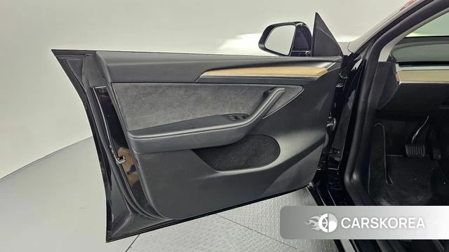 Tesla Model Y id 4381778 из Кореи 8