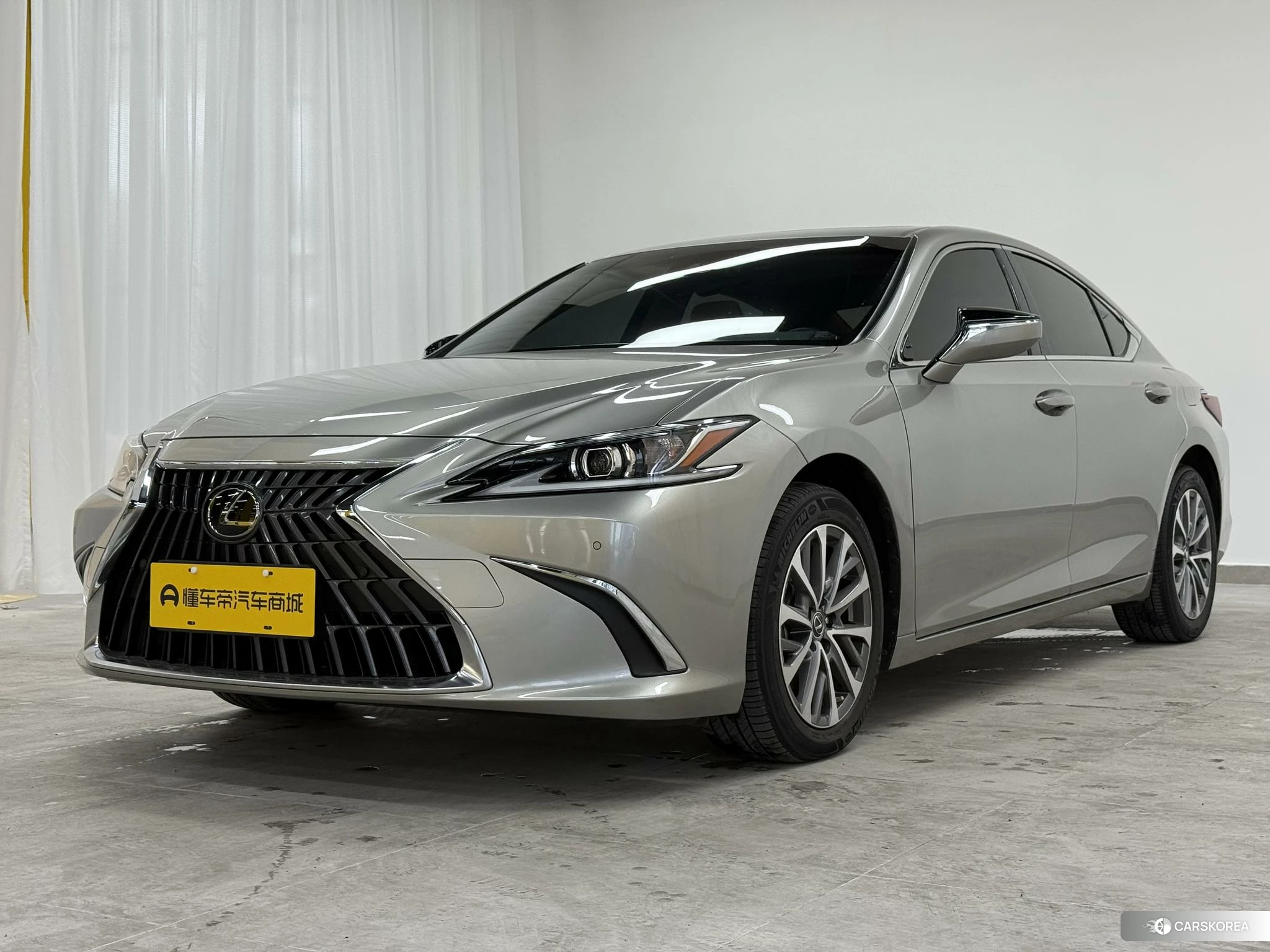 Lexus ES id 4512886 из Китая 8