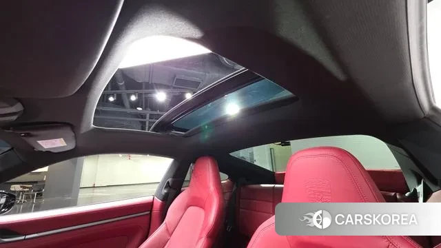 Porsche 911(992) id 3327951 из Кореи 8