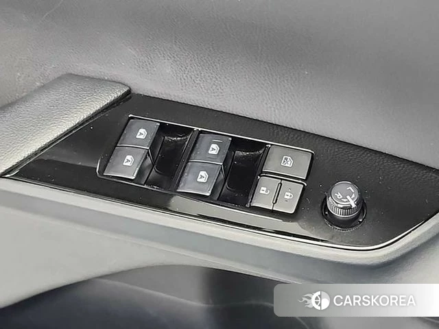 Toyota Prius 4th Generation id 4377986 из Кореи 8