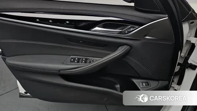 BMW 5 Series (G30) id 3760760 из Кореи 8