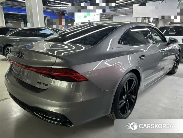 Audi A7L id 4321208 из Китая 8