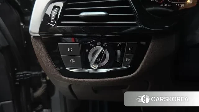 BMW 5 Series (G30) id 3368055 из Кореи 8