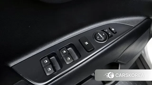 Kia Stonic id 3045260 из Кореи 8