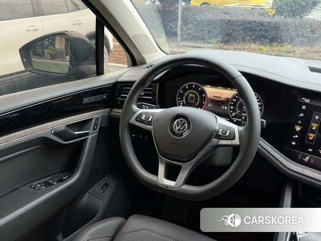 Volkswagen Touareg id 4213503 из Китая 8