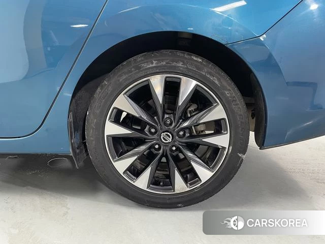Nissan Bluebird id 4216891 из Китая 8