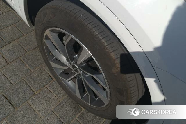 Audi Q5L id 4314584 из Китая 8