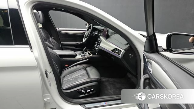 BMW 5 Series (G30) id 3916408 из Кореи 8