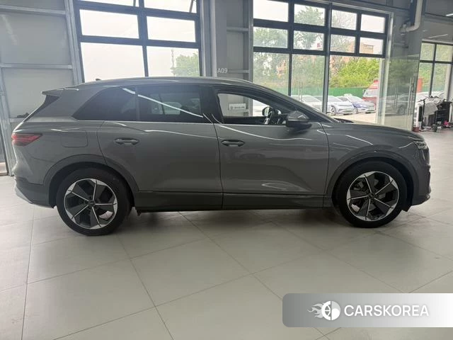 Audi Q5 e-tron id 4314811 из Китая 8