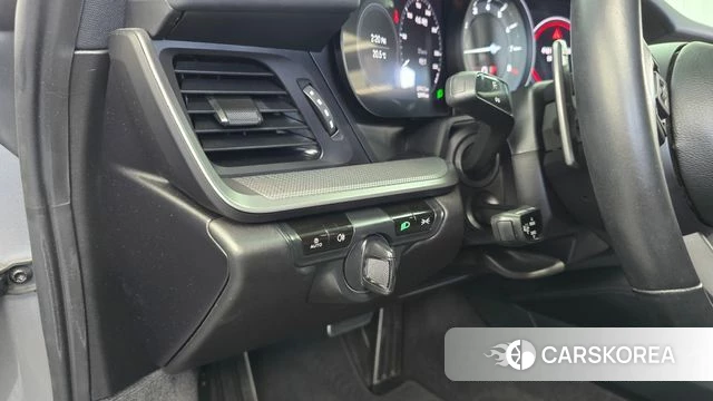 Porsche 911(992) id 4202696 из Кореи 8