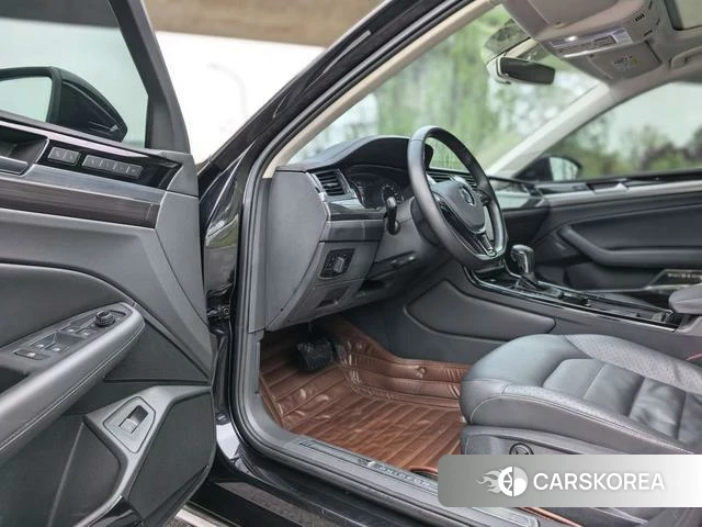 Volkswagen Huiang id 4254566 из Китая 8