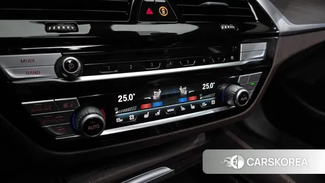 BMW 5 Series (G30) id 3573136 из Кореи 8