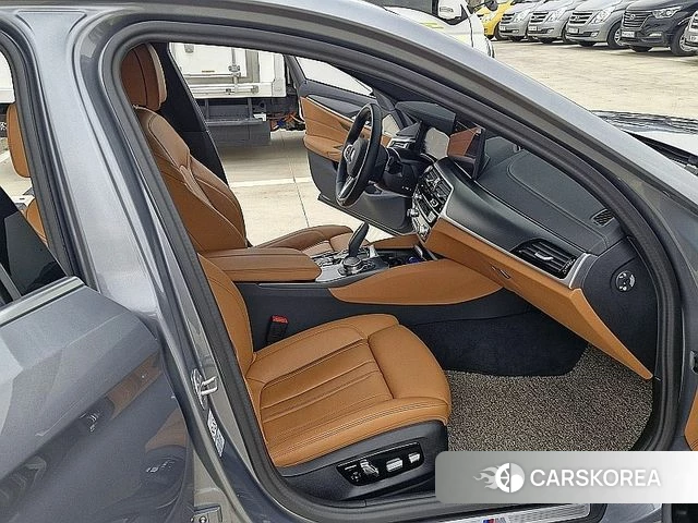 BMW 5 Series (G30) id 3811856 из Кореи 8