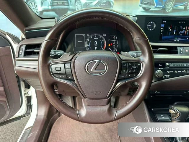 Lexus ES id 4353824 из Китая 8
