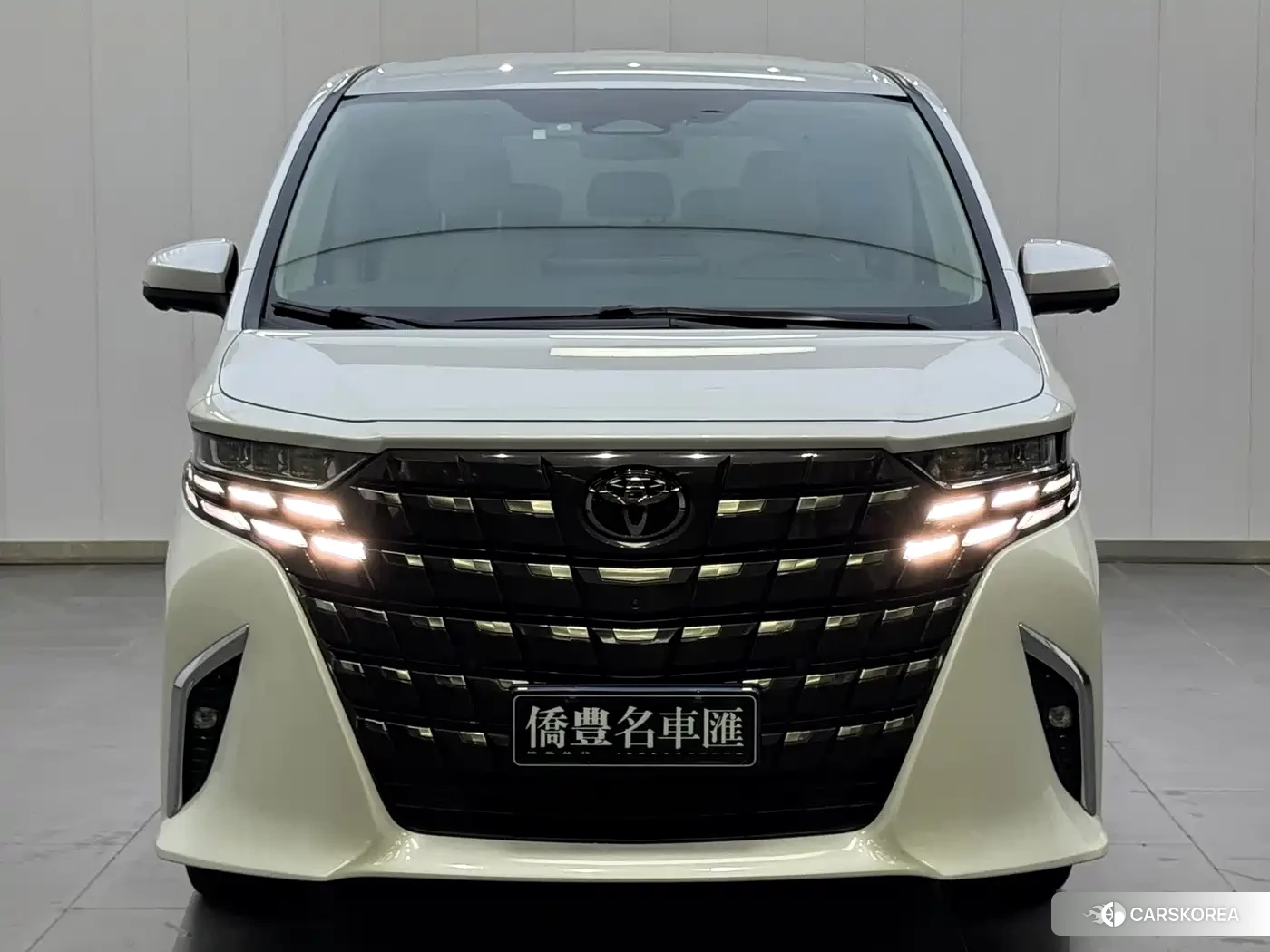 Toyota Elfa id 4644661 из Китая 8