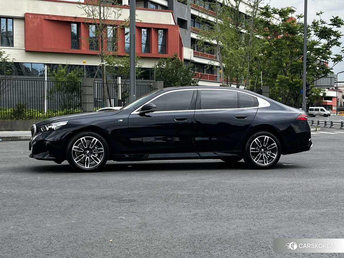 BMW 5 series id 4498876 из Китая 8