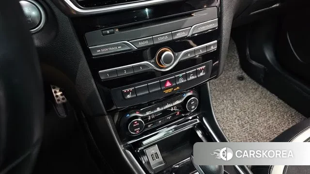 Infiniti Q30 id 3134118 из Кореи 8