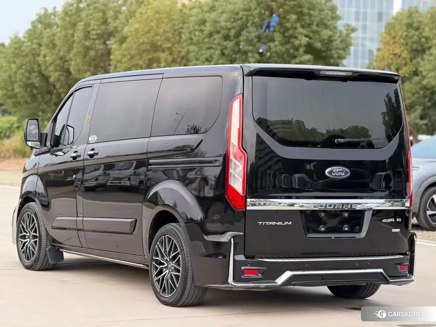 Ford Tourneo id 4589370 из Китая 8