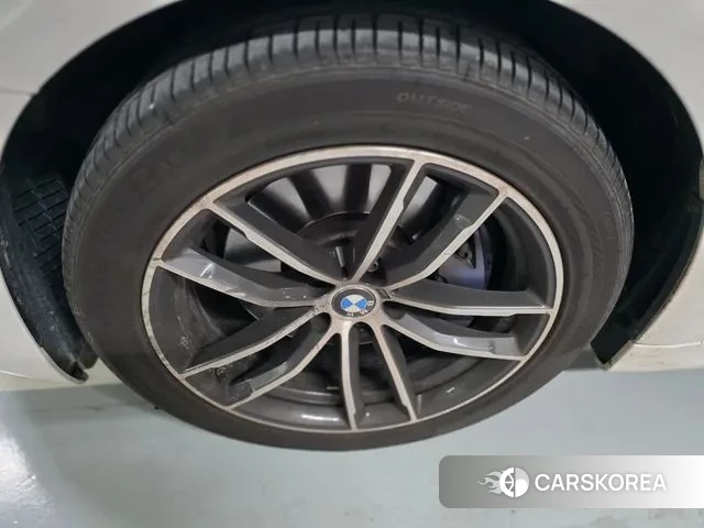 BMW 5 Series (G30) id 3422154 из Кореи 8