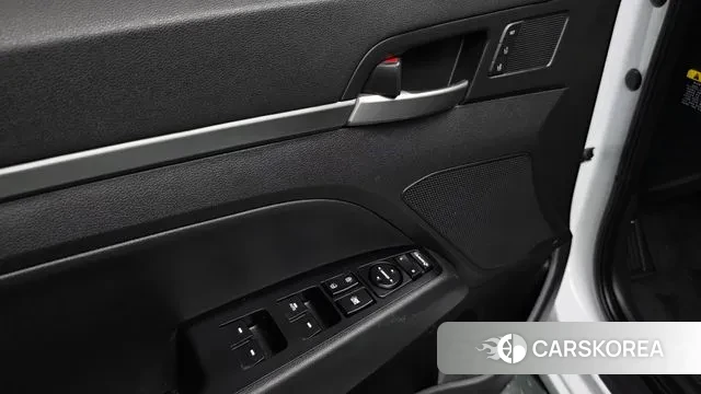 Hyundai Avante AD id 3455299 из Кореи 8