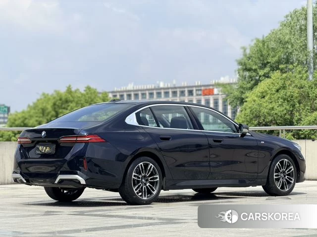 BMW 5 series id 4275312 из Китая 8