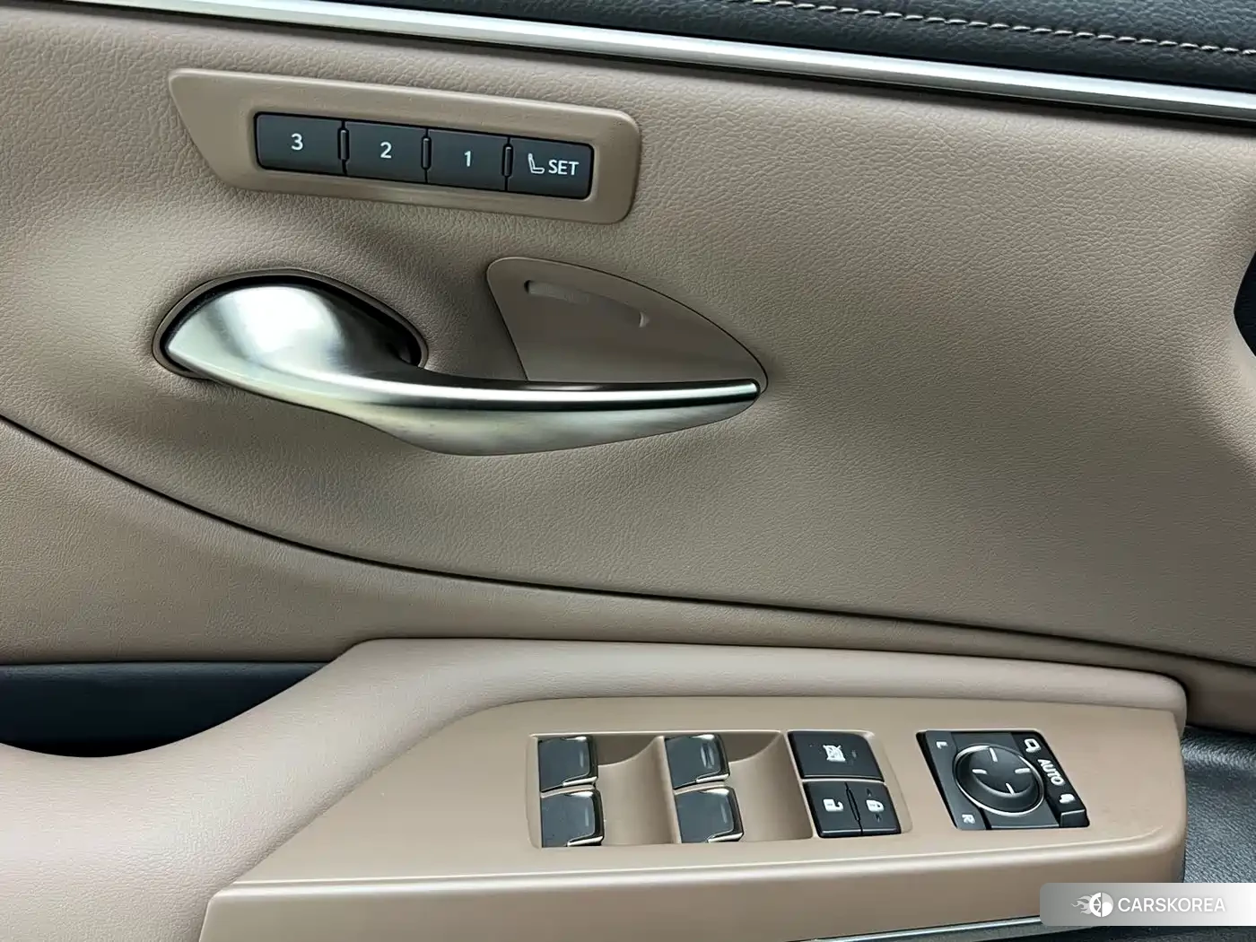 Lexus ES id 4669353 из Китая 8