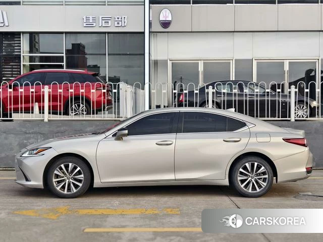 Lexus ES id 4261664 из Китая 8