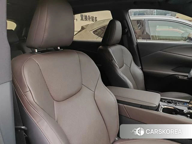 Lexus RX id 4261328 из Китая 8