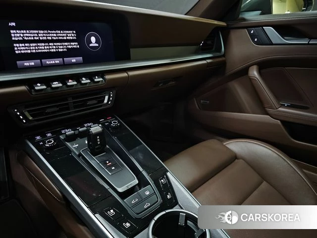 Porsche 911(992) id 4528340 из Кореи 8