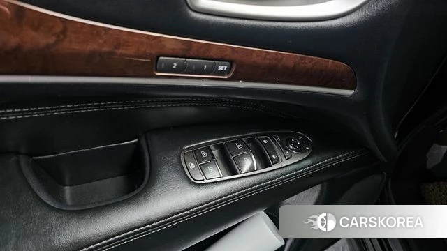 Infiniti QX60 id 3808101 из Кореи 8