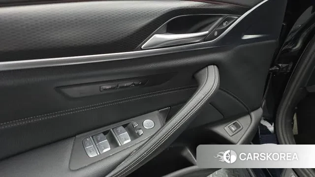 BMW 5 Series (G30) id 3680091 из Кореи 8