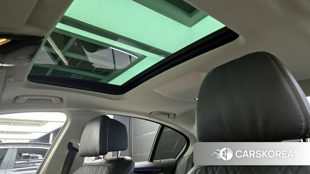 BMW 5 Series (G30) id 3844866 из Кореи 8