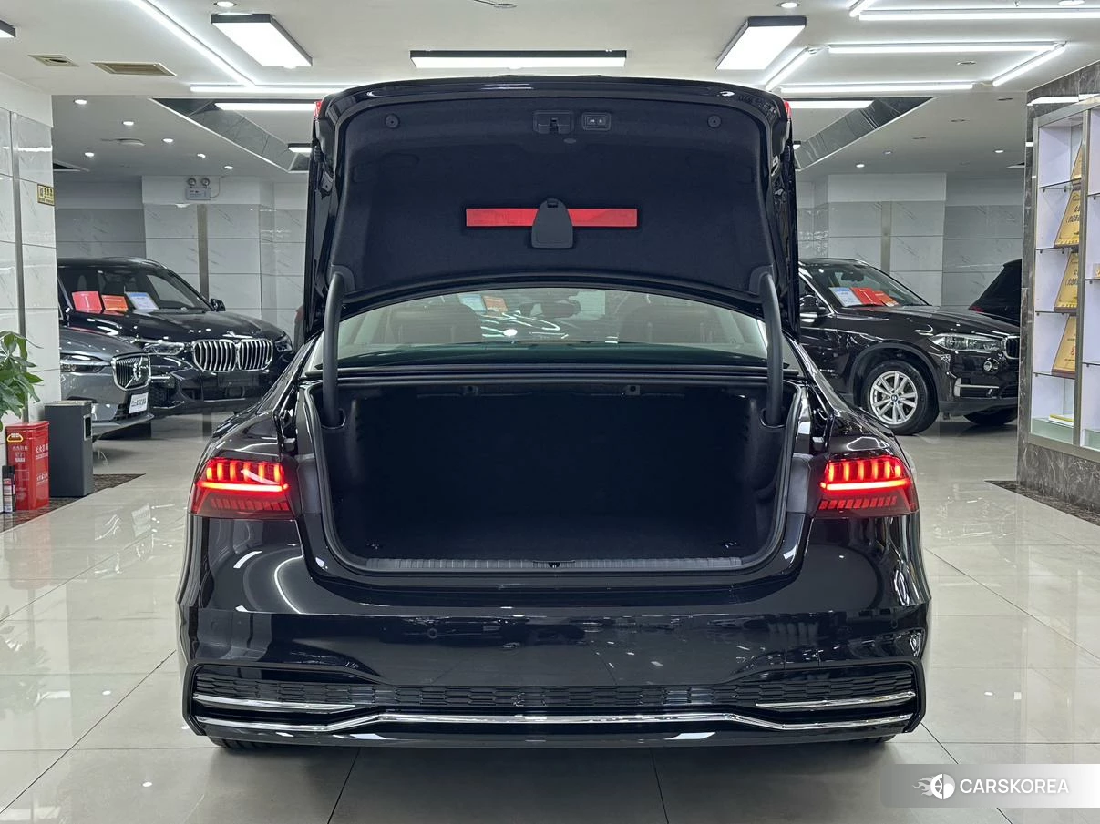 Audi A7L id 4454671 из Китая 8