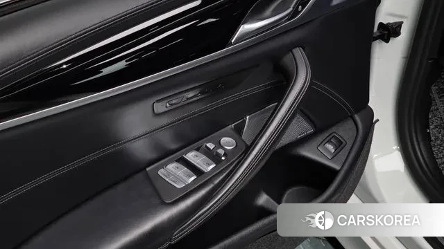 BMW 5 Series (G30) id 3765731 из Кореи 8