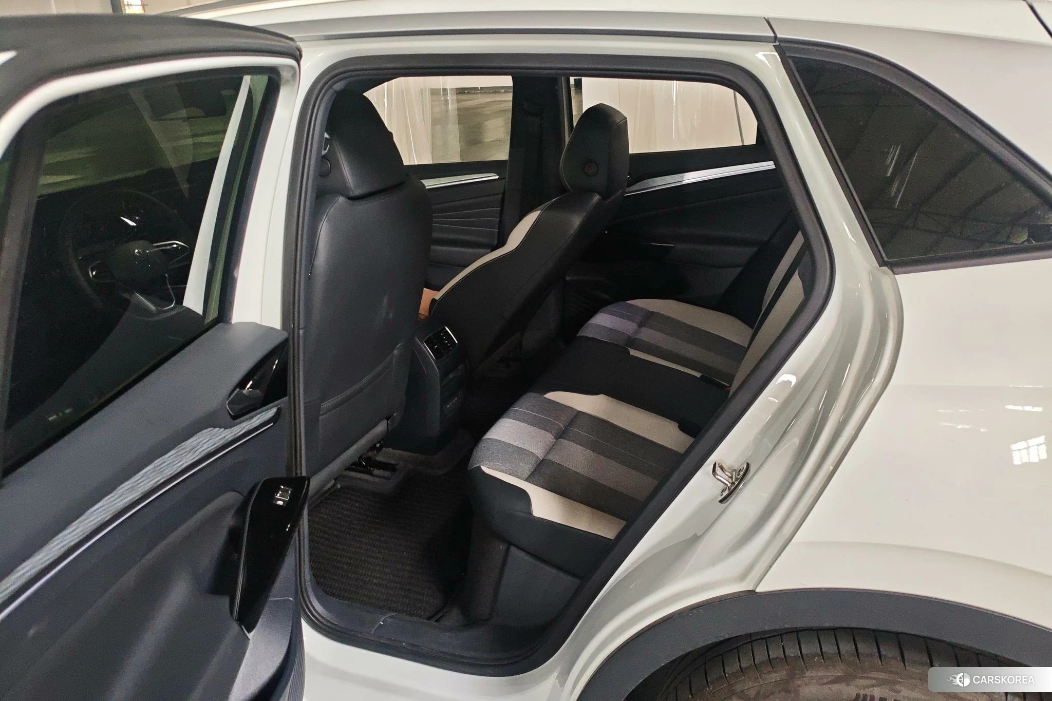 Volkswagen ID.4 CROZZ 2023 Белый из Китая, фото 3