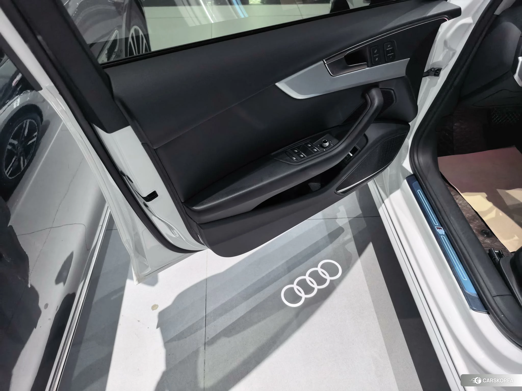 Audi A4L id 4486183 из Китая 8