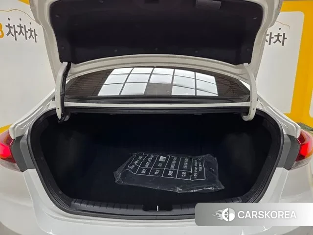 Hyundai Avante AD id 3090966 из Кореи 8