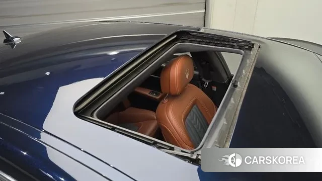 Maserati Quattroporte id 2969546 из Кореи 8