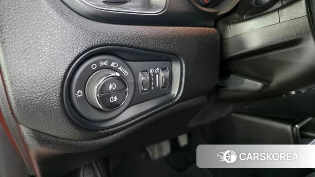 Jeep Renegade id 3827991 из Кореи 8