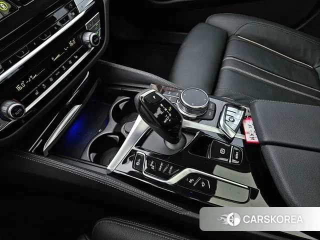 BMW 5 Series (G30) id 3052982 из Кореи 8